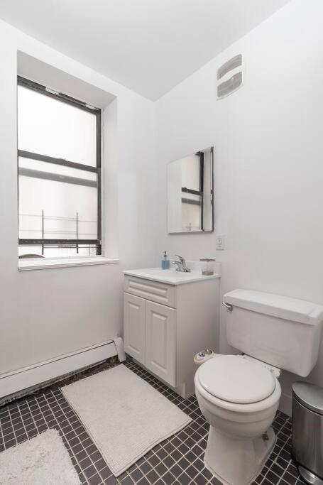 2Bed Bliss By Central Park North New York Exteriör bild